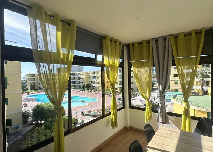 Olas Tropical Apartman *